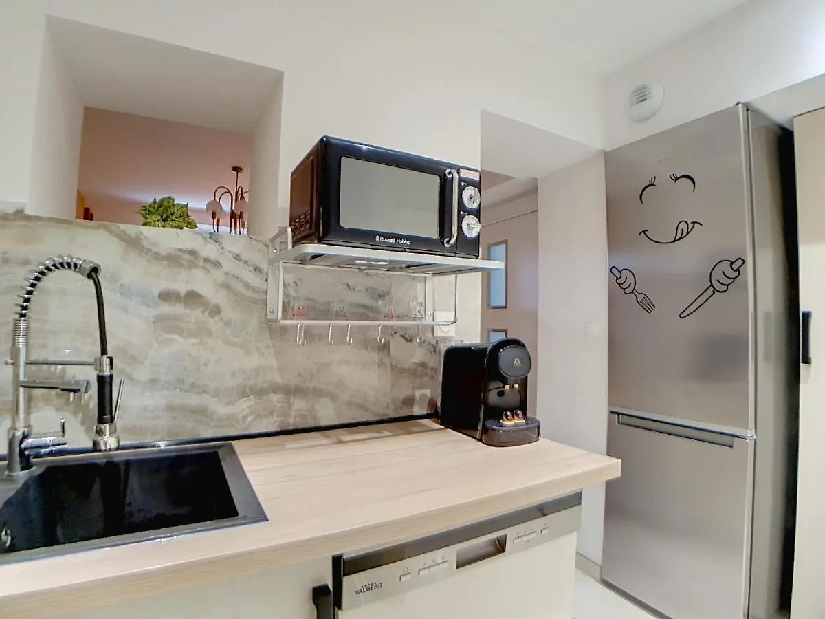 Stop Chez M Select Garden # Qualite # Confort # Simplicite Apartment Saint-Fons